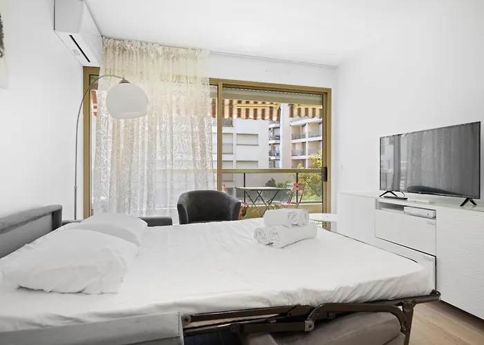 Port Garavan Calme, Piscine, Rénové, Parking Appartement *