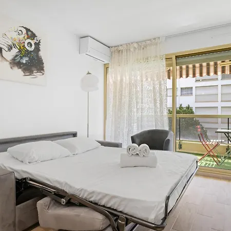 Port Garavan Calme, Piscine, Rénové, Parking Menton