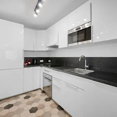 Apartamento Port Garavan Calme, Piscine, Rénové, Parking