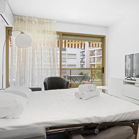 Port Garavan Calme, Piscine, Rénové, Parking Appartement *